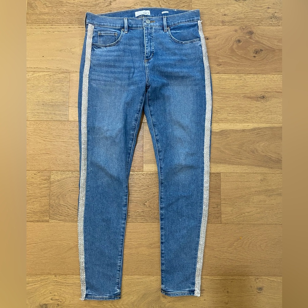 Loft Blue Jeans w/ White beaded Stripe size 10 / 30. Great stretch, comfort VGUC